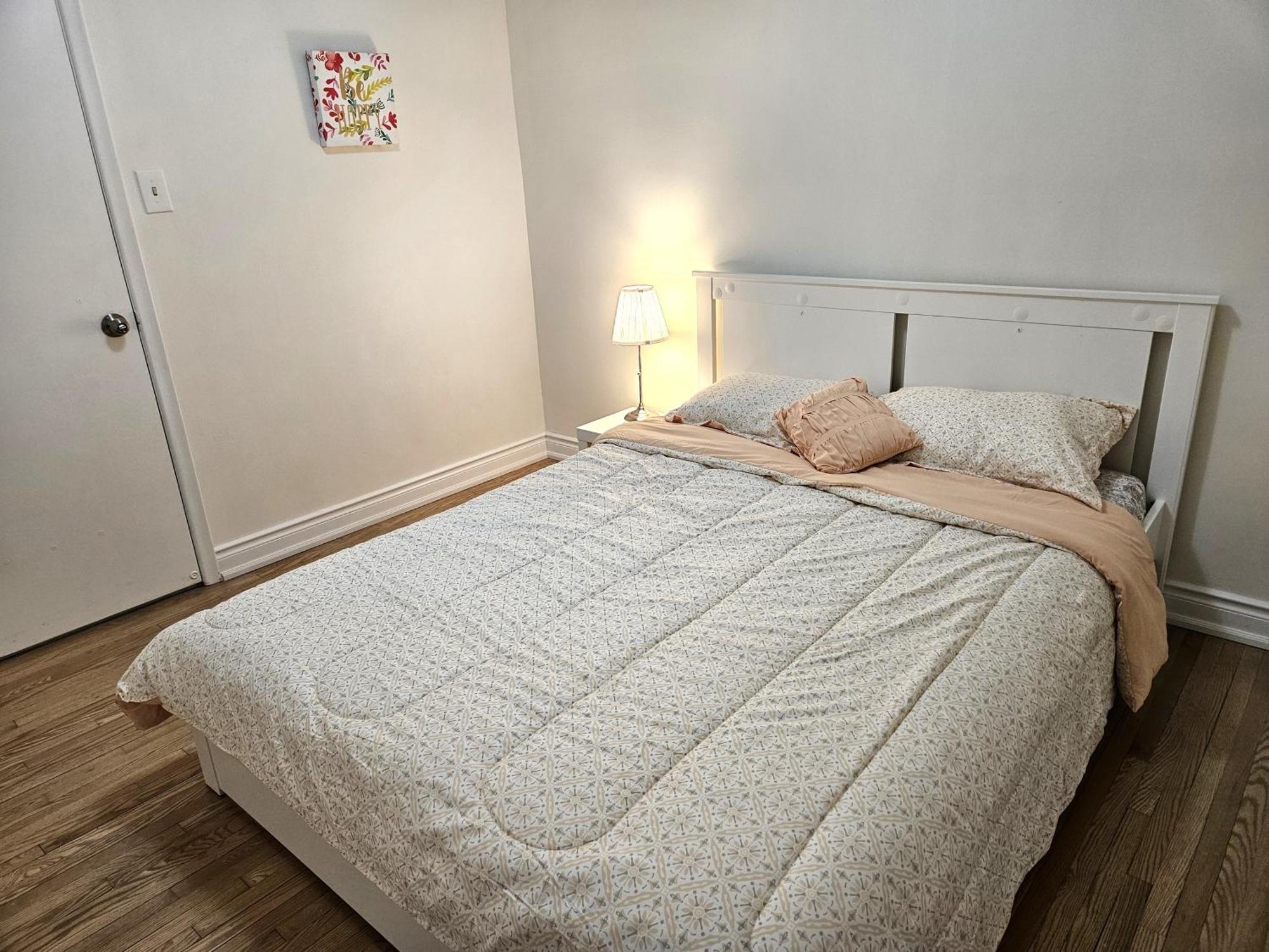 Apartament Charming Detached House Near The Airport Mississauga Zewnętrze zdjęcie