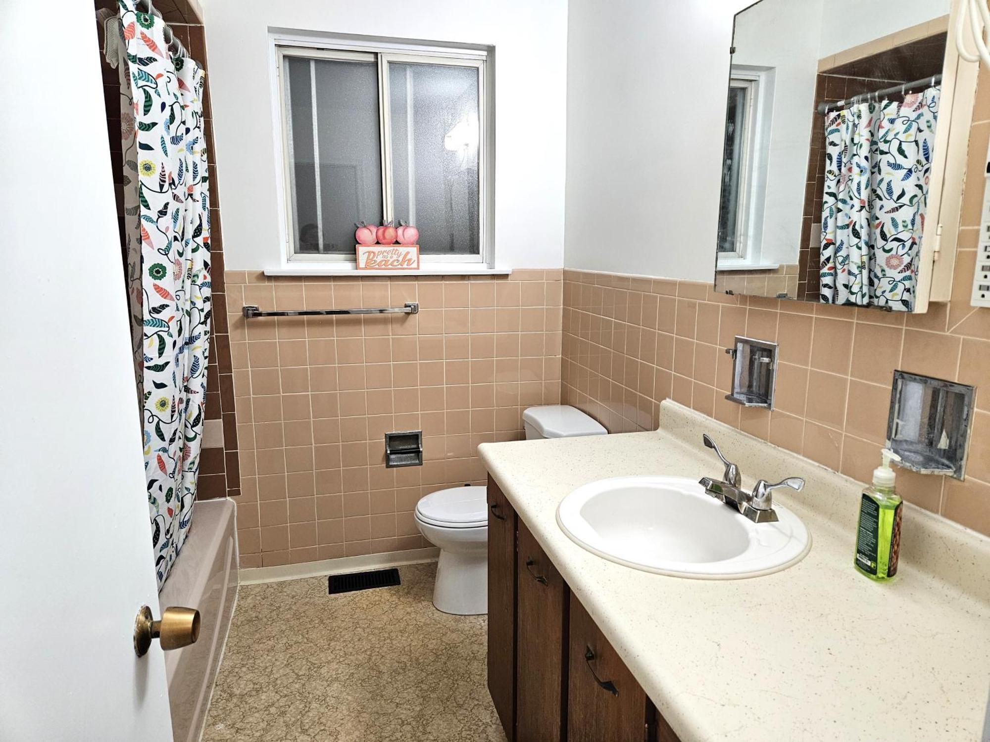 Apartament Charming Detached House Near The Airport Mississauga Zewnętrze zdjęcie