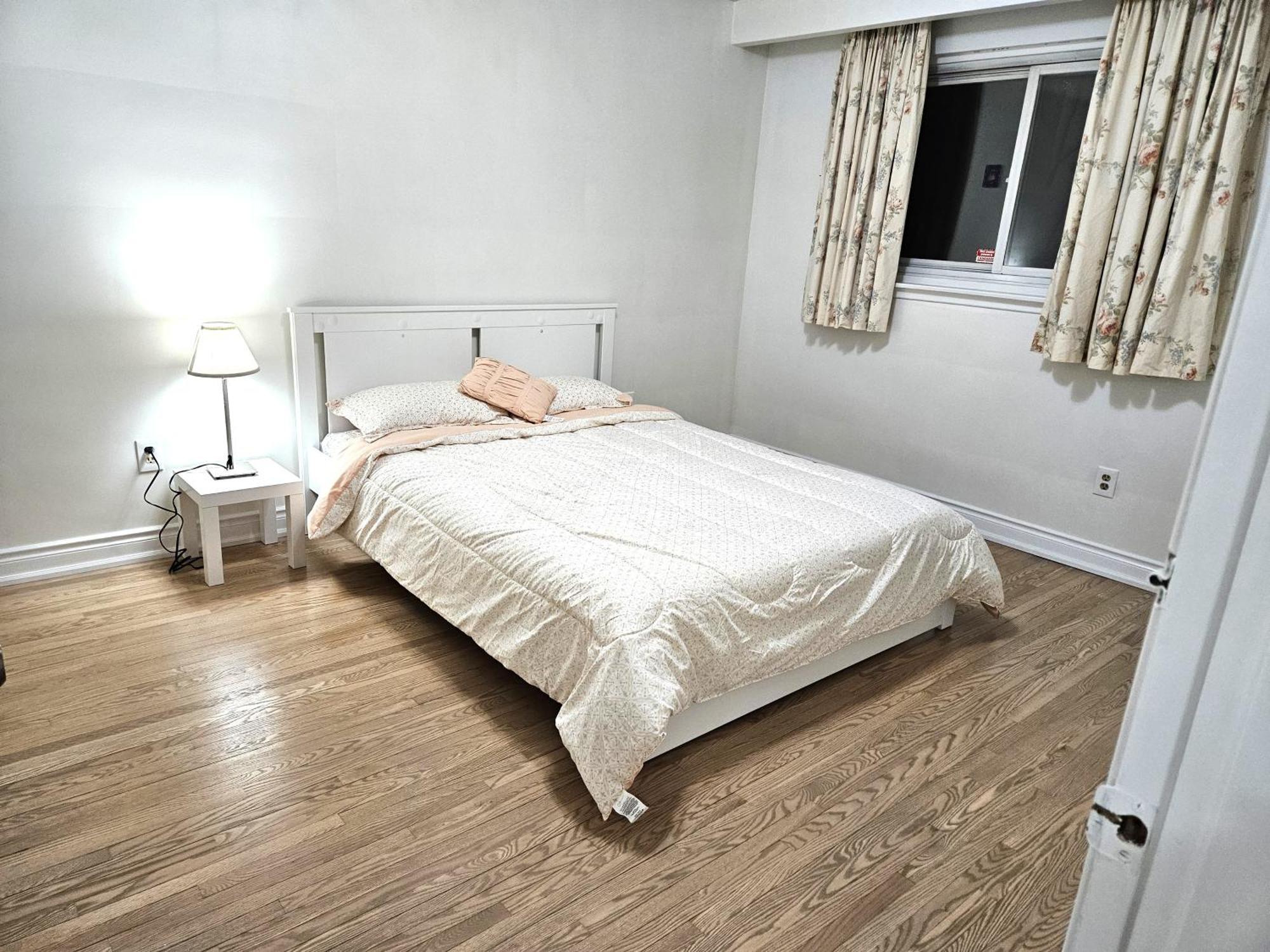 Apartament Charming Detached House Near The Airport Mississauga Zewnętrze zdjęcie